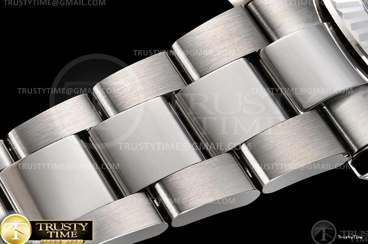 1025 ComfortFit R2DJ0257A – DJ2 41mm 658